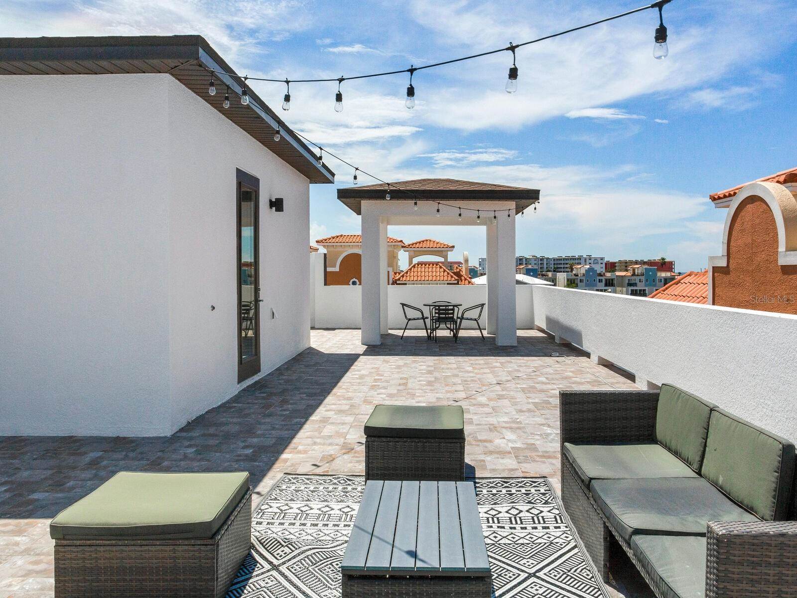 156 175TH Avenue East, Redington Shores, FL 33708