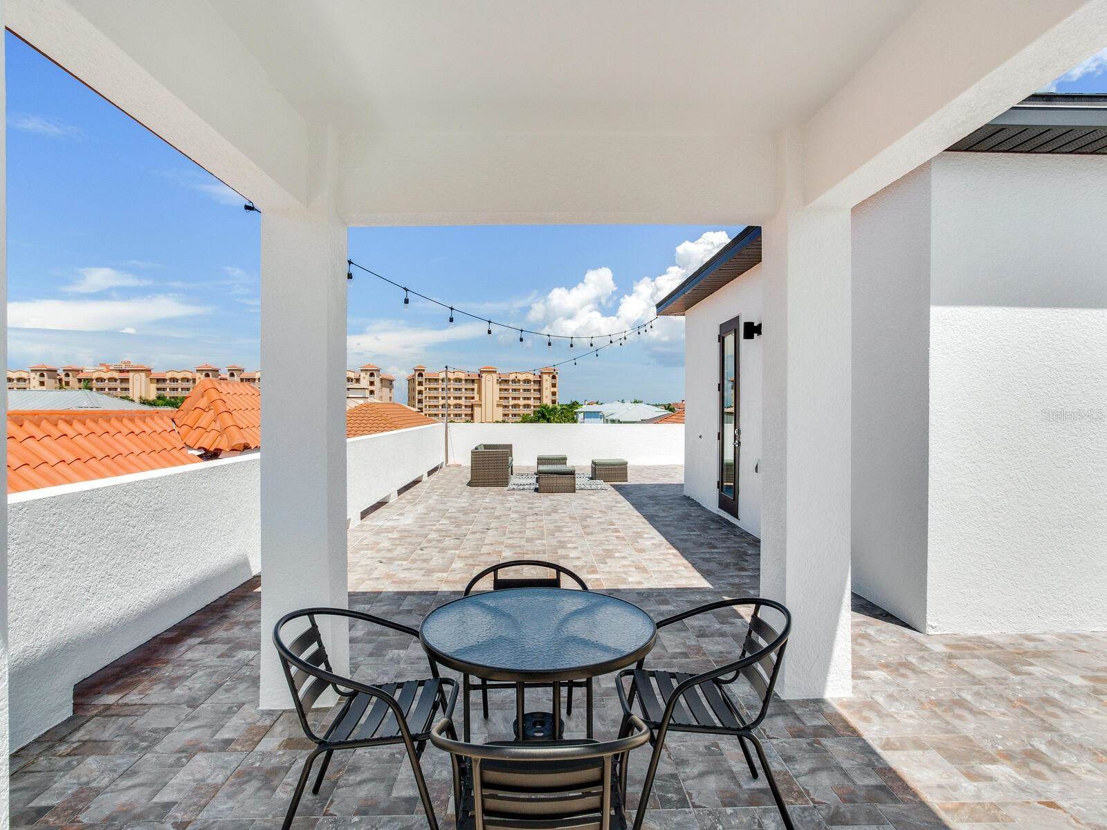 156 175TH Avenue East, Redington Shores, FL 33708