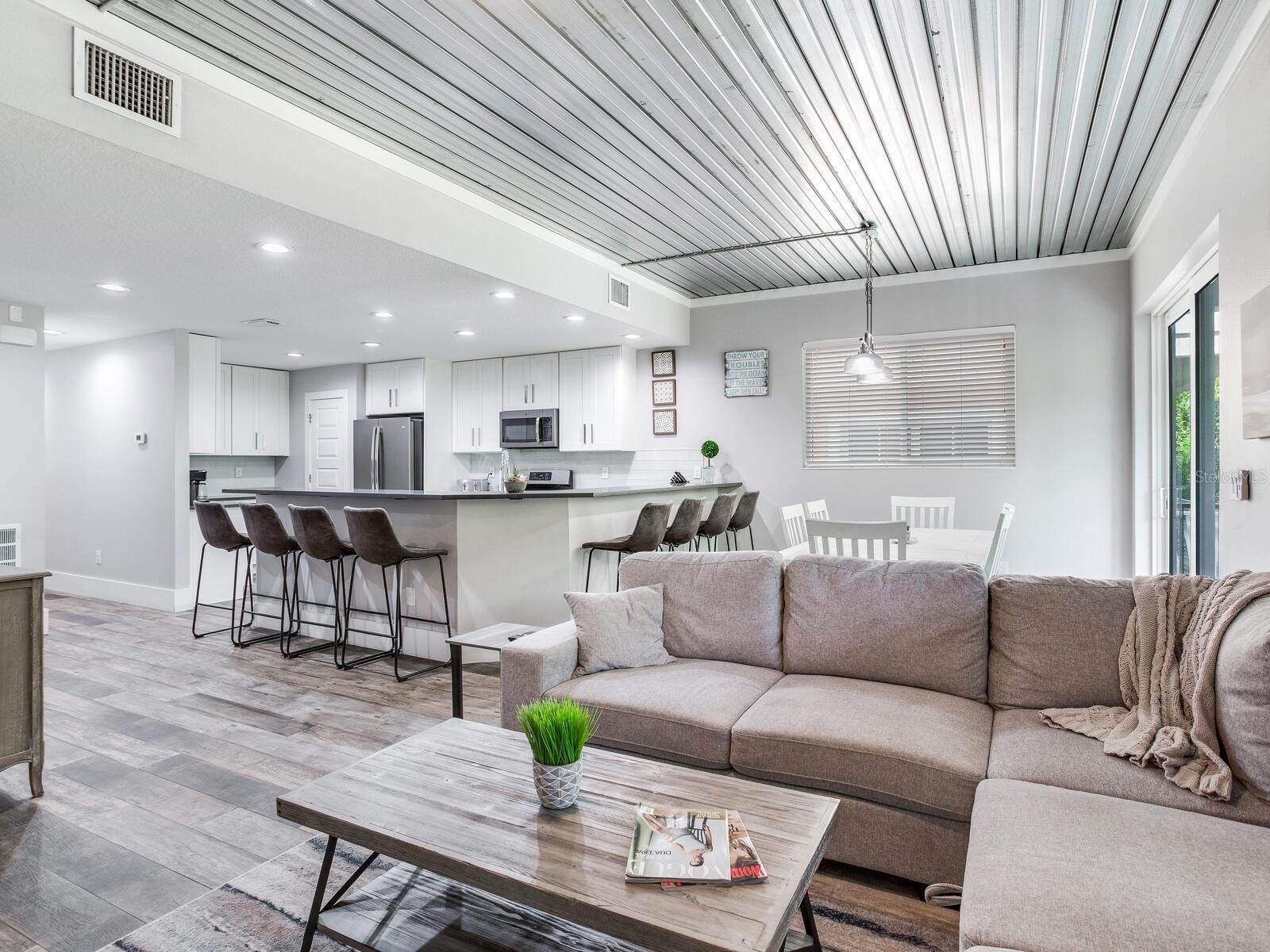 156 175TH Avenue East, Redington Shores, FL 33708