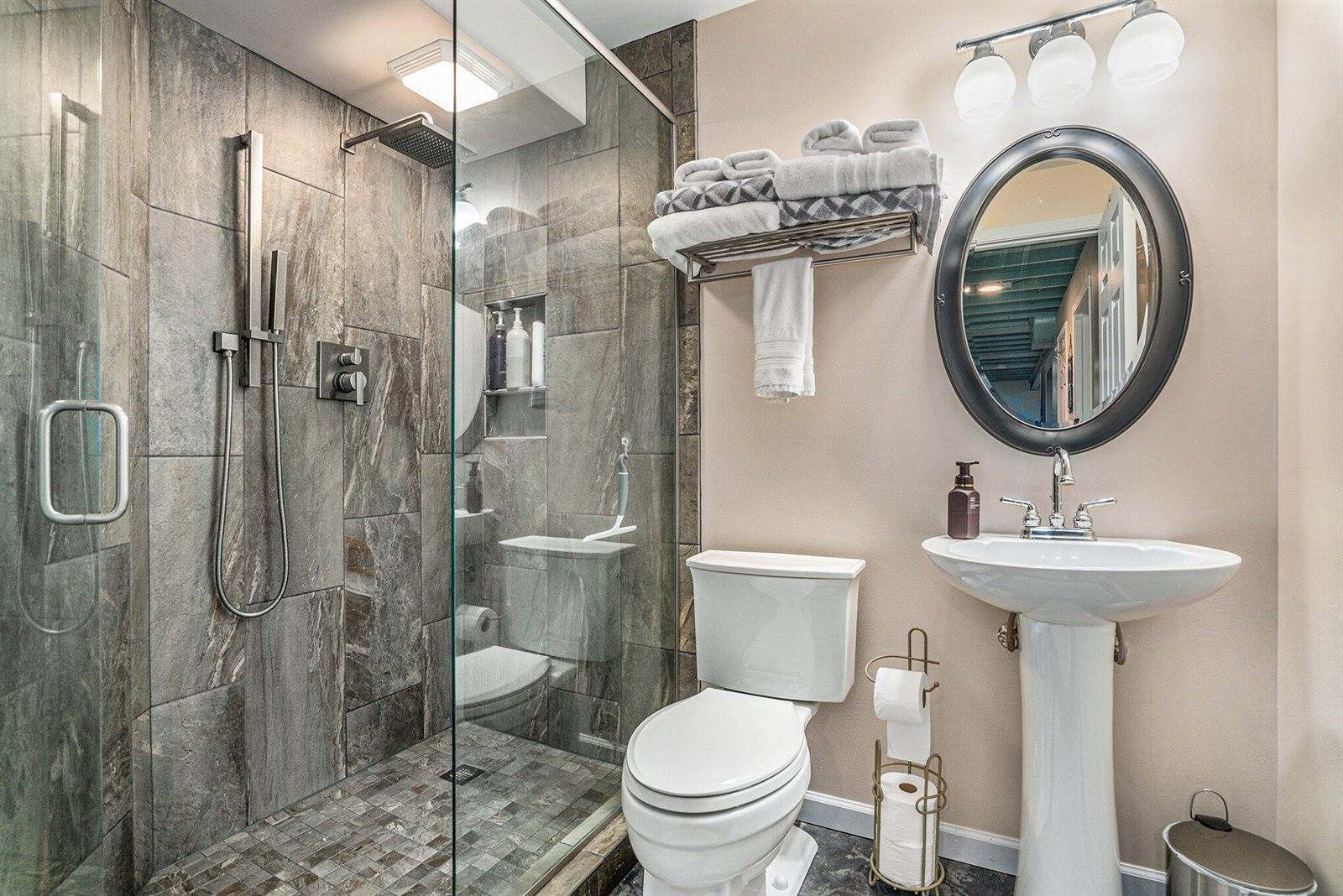 300 Pinehill Drive, Galesburg, MI 49053