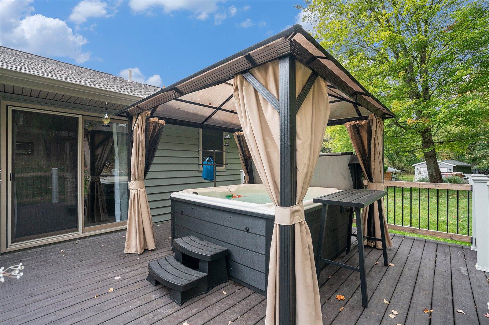 300 Pinehill Drive, Galesburg, MI 49053