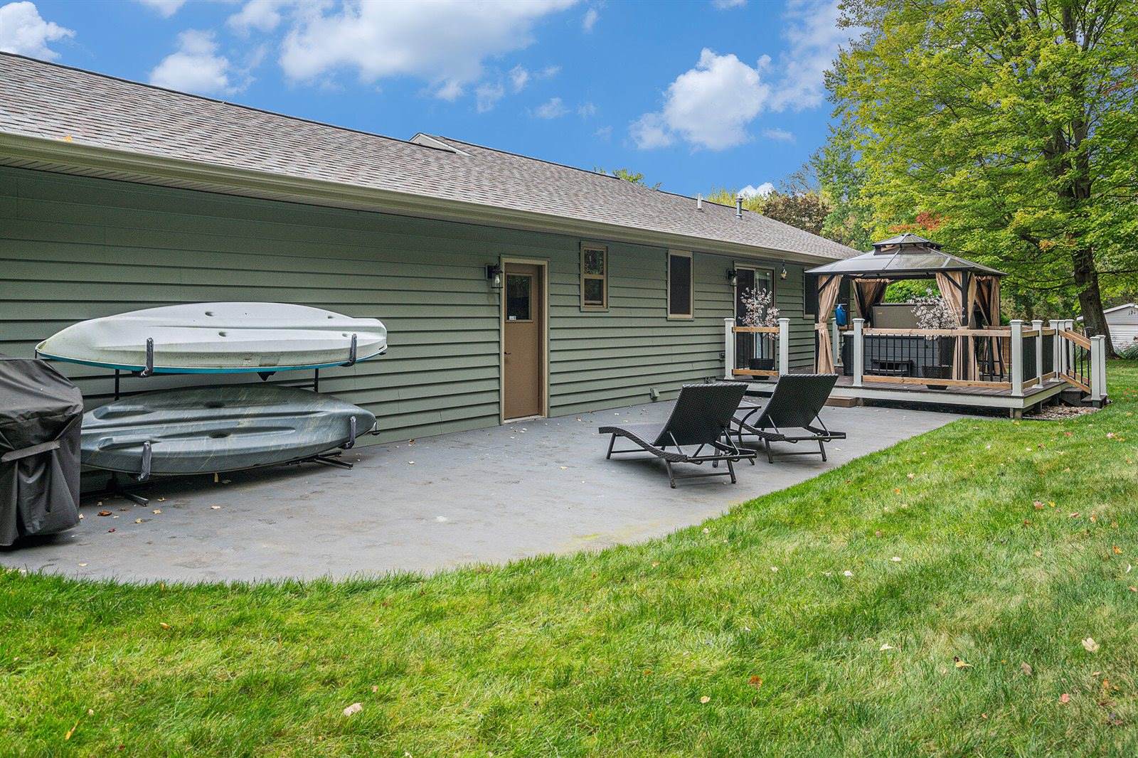 300 Pinehill Drive, Galesburg, MI 49053