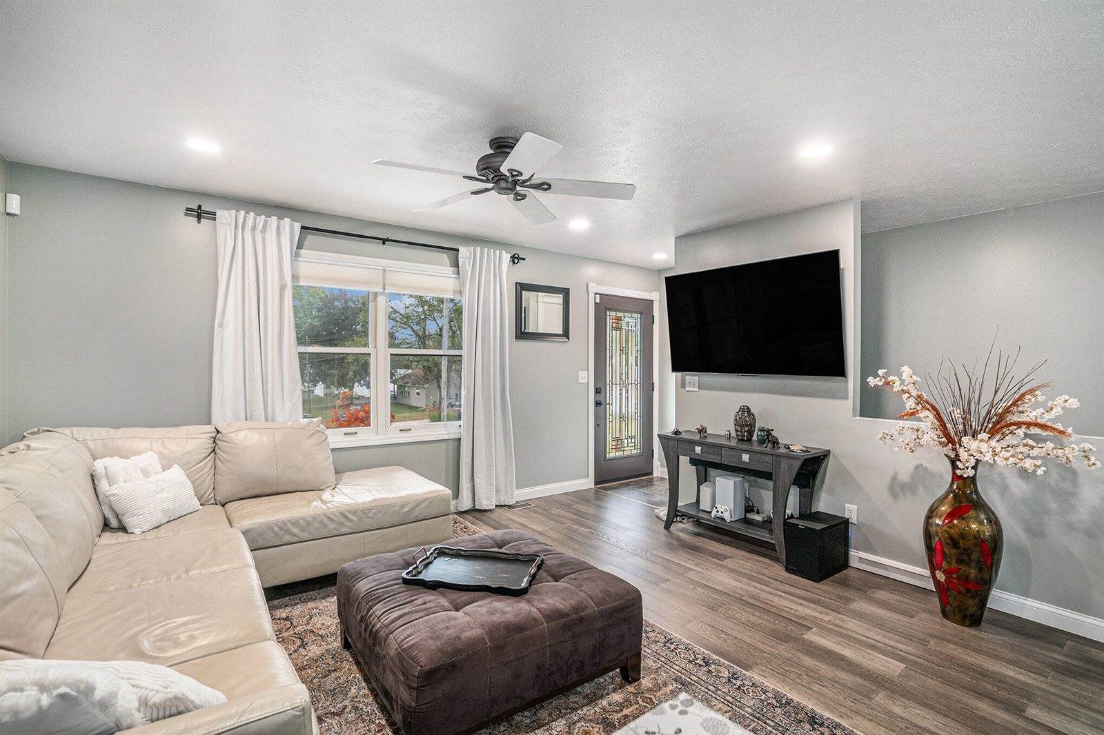 300 Pinehill Drive, Galesburg, MI 49053