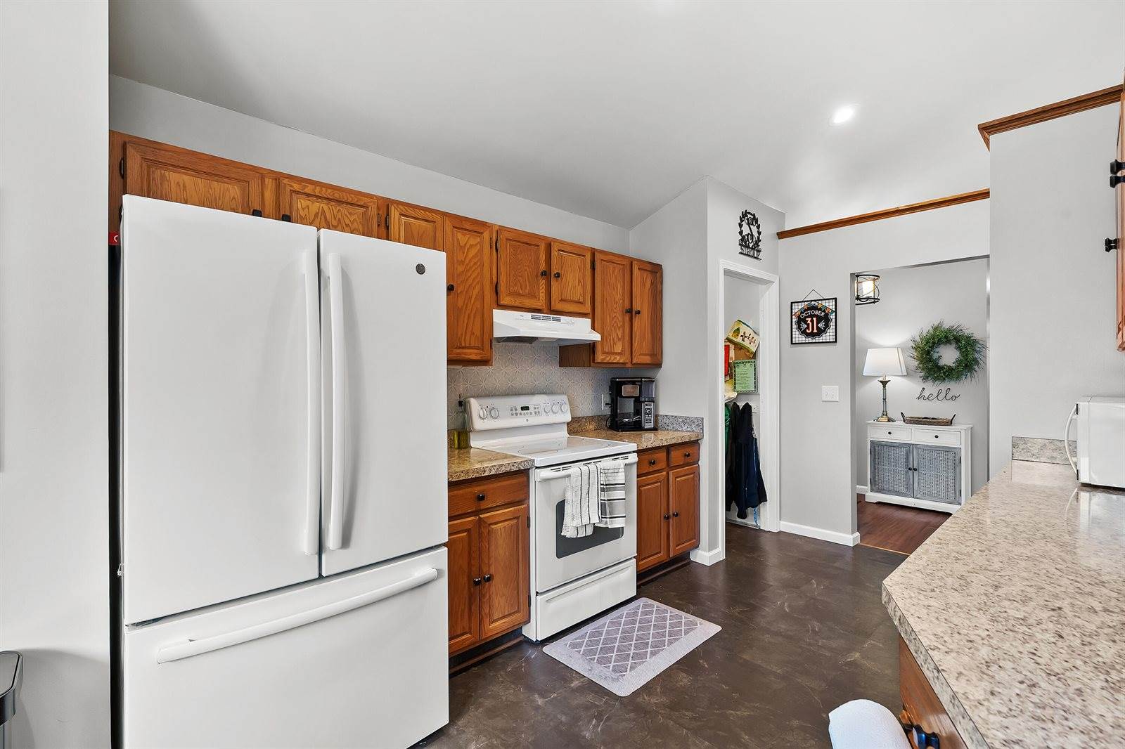 6956 Country Meadows Drive, Kalamazoo, MI 49048