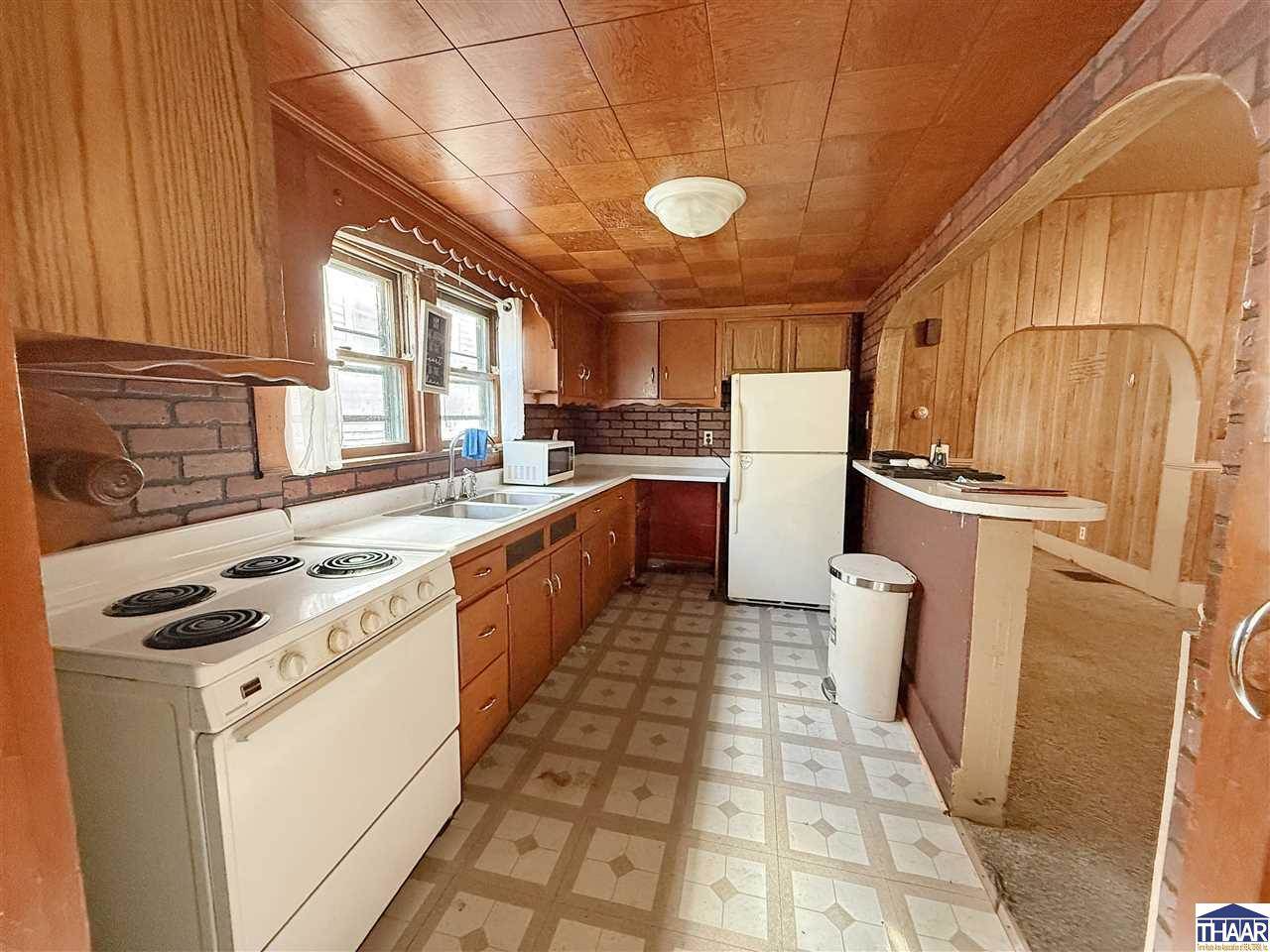 2423 Garfield, Terre Haute, IN 47804