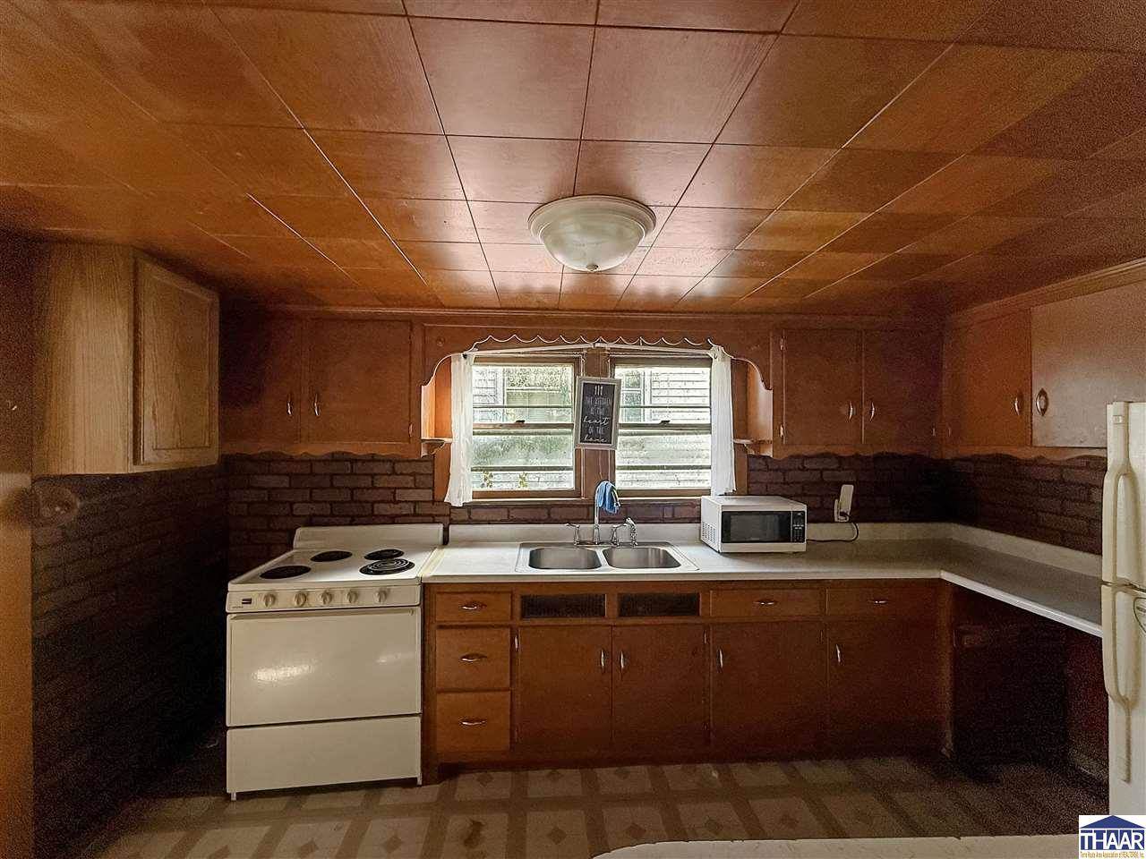 2423 Garfield, Terre Haute, IN 47804