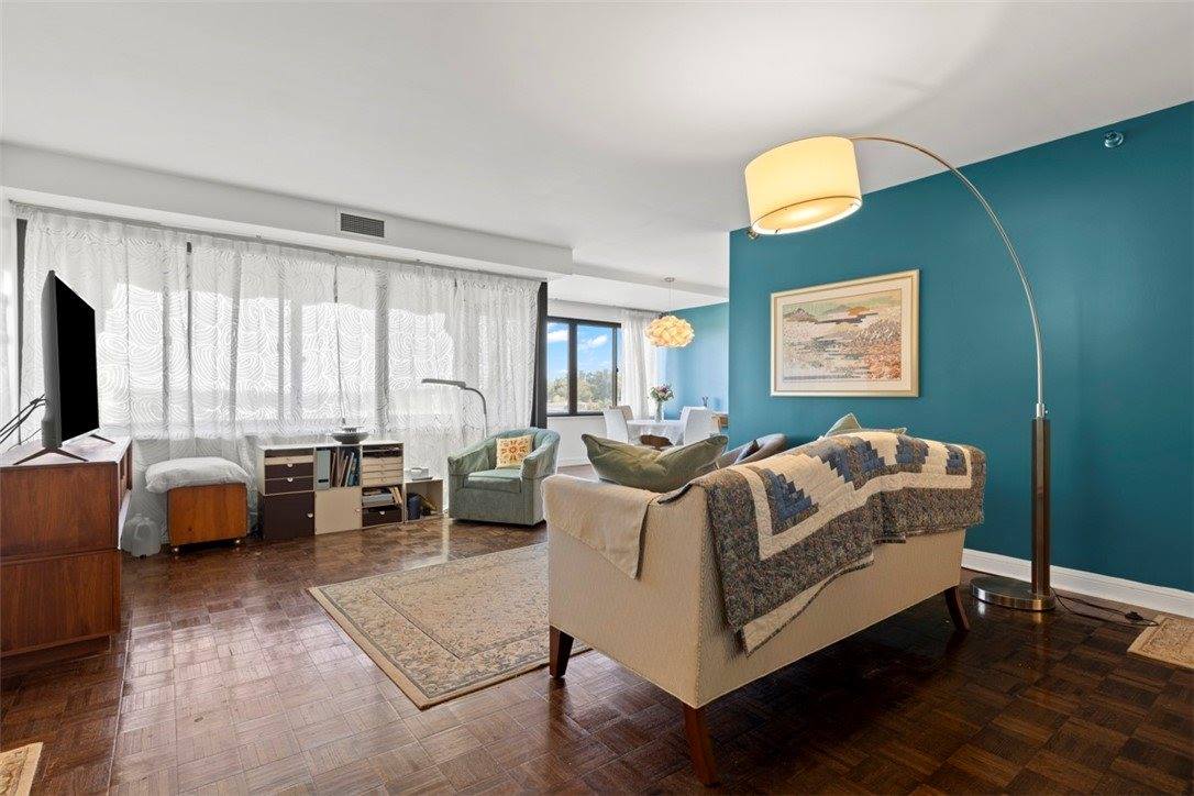 750 Washington Rd, Mt Lebanon, PA 15228