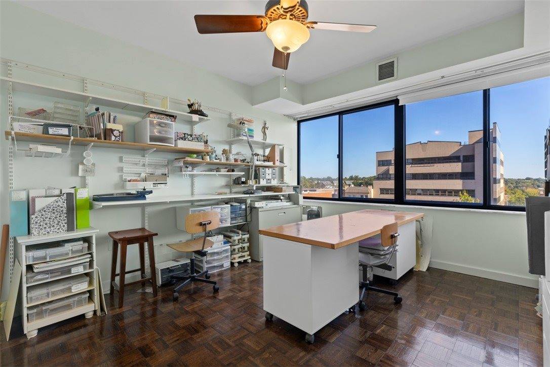 750 Washington Rd, Mt Lebanon, PA 15228