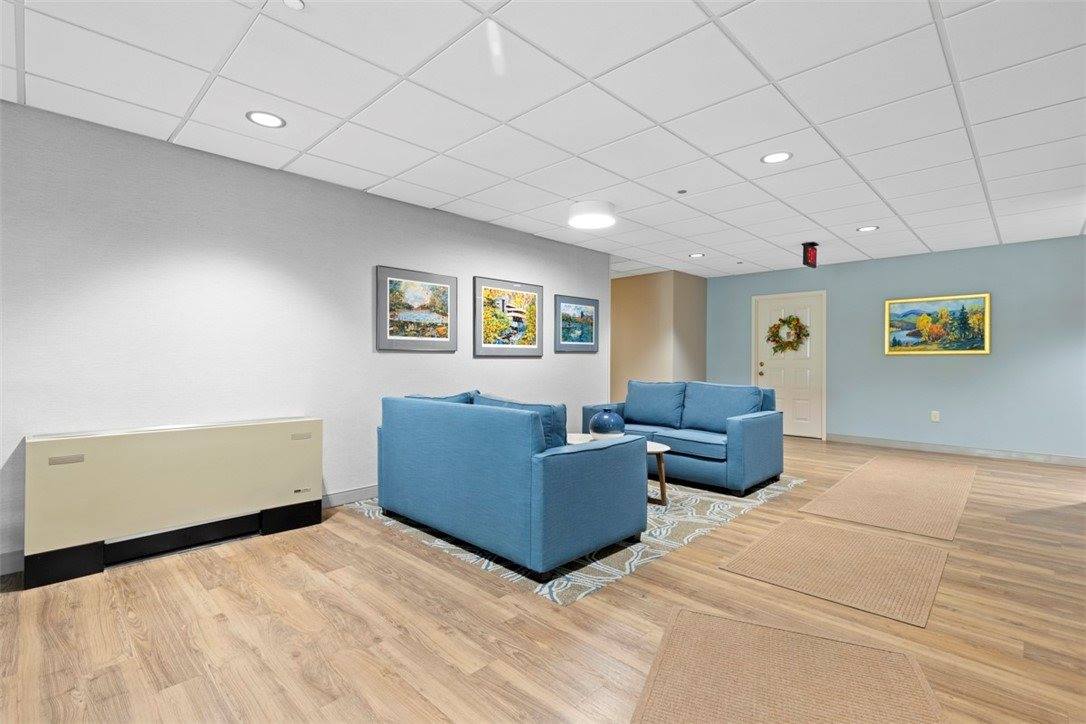 750 Washington Rd, Mt Lebanon, PA 15228