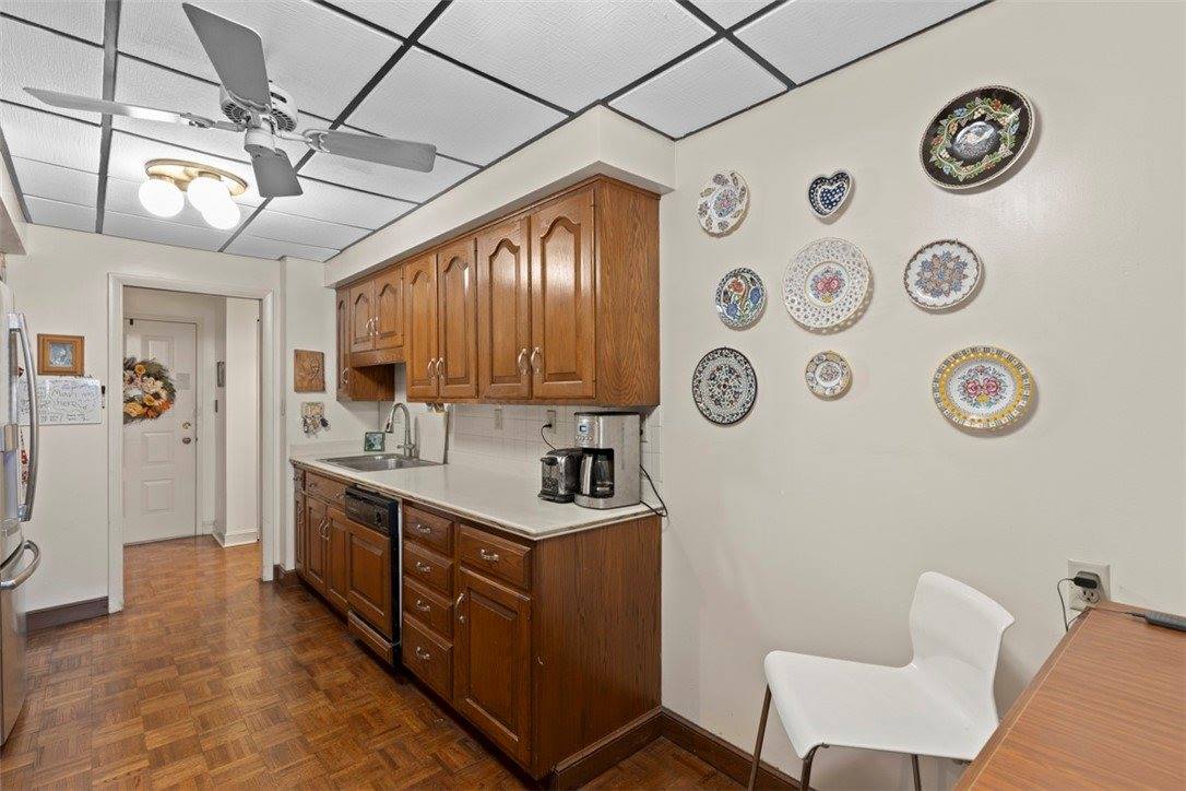 750 Washington Rd, Mt Lebanon, PA 15228