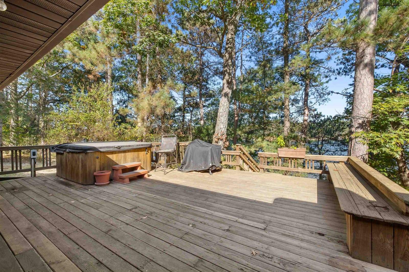 W12114 Greenwood Road, Hancock, WI 54943