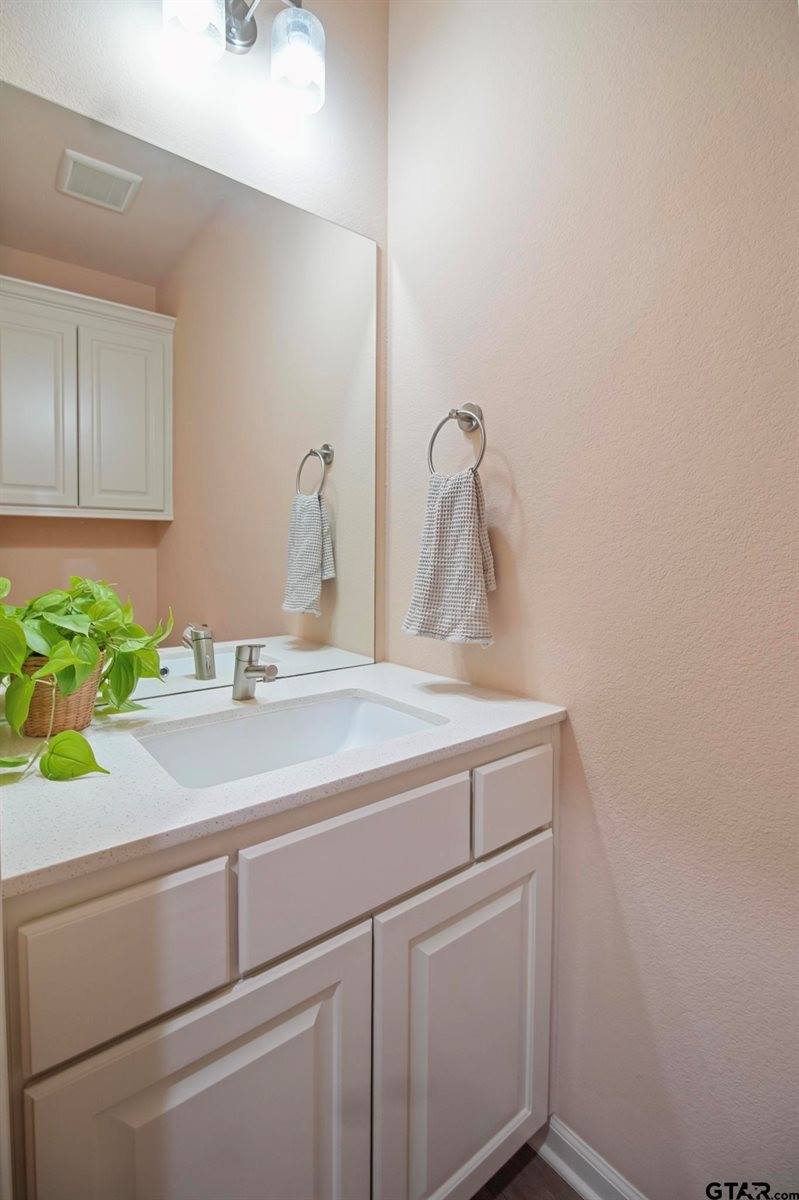 2222 Rana Park, Flint, TX 75762