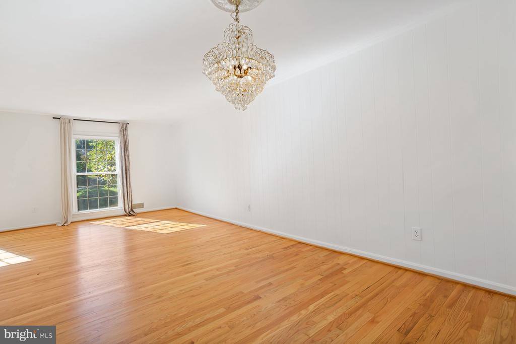 1242 Derbyshire Road, Potomac, MD 20854