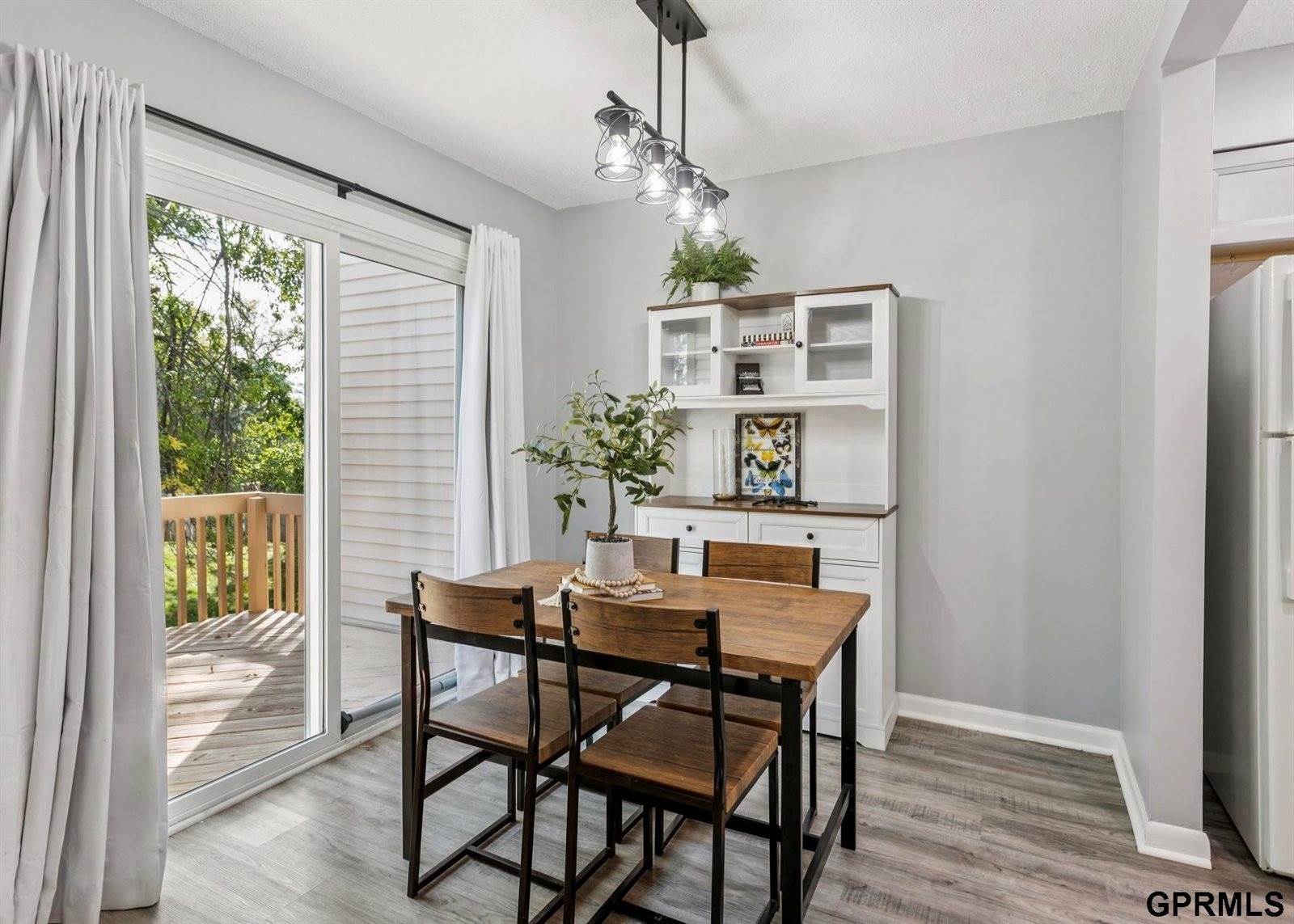 15355 Mason Plaza, Omaha, NE 68154