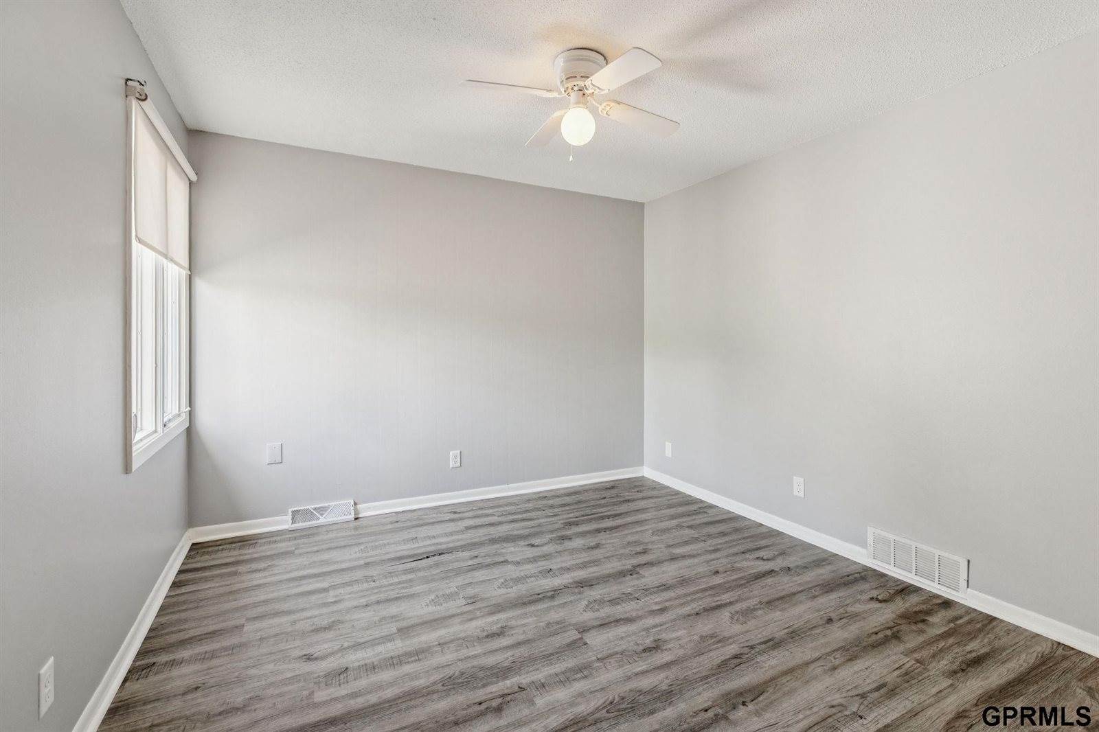 15355 Mason Plaza, Omaha, NE 68154