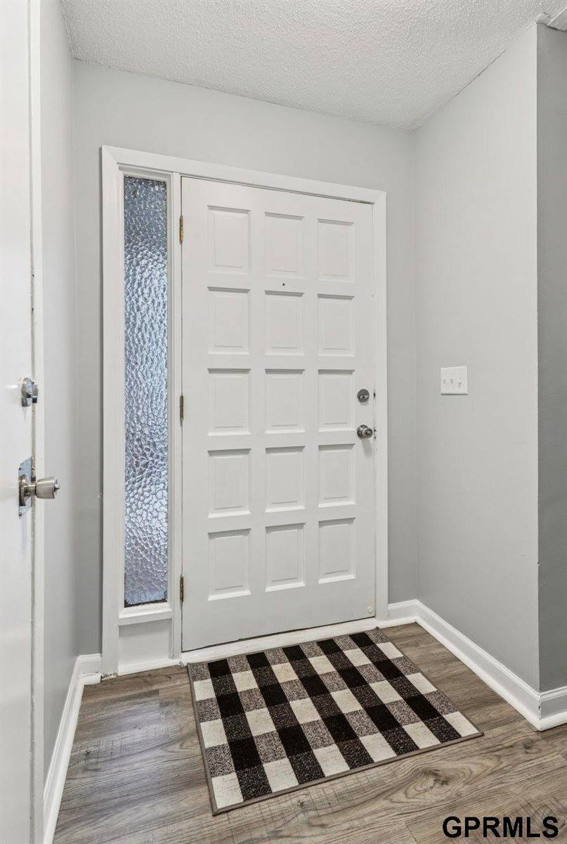 15355 Mason Plaza, Omaha, NE 68154