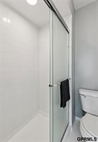 15355 Mason Plaza, Omaha, NE 68154