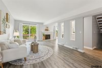 15355 Mason Plaza, Omaha, NE 68154