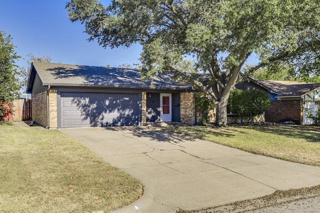 630 Barkridge Trail, Burleson, TX 76028