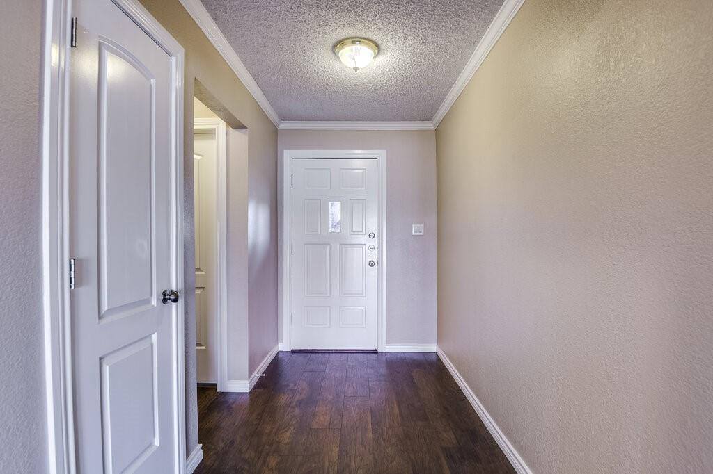 630 Barkridge Trail, Burleson, TX 76028