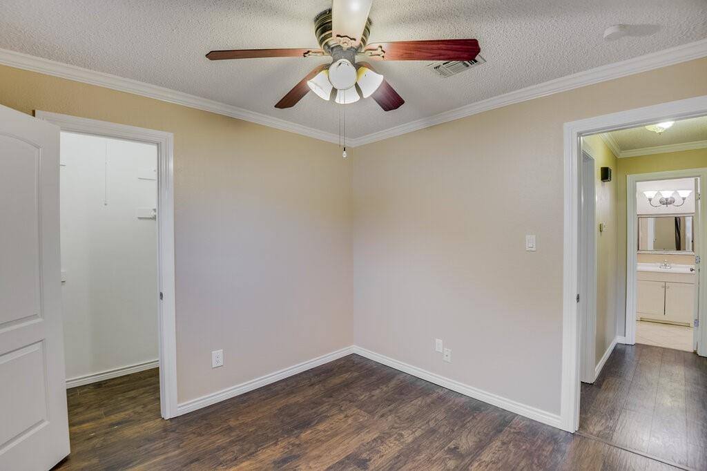 630 Barkridge Trail, Burleson, TX 76028