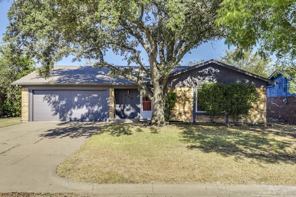 630 Barkridge Trail, Burleson, TX 76028
