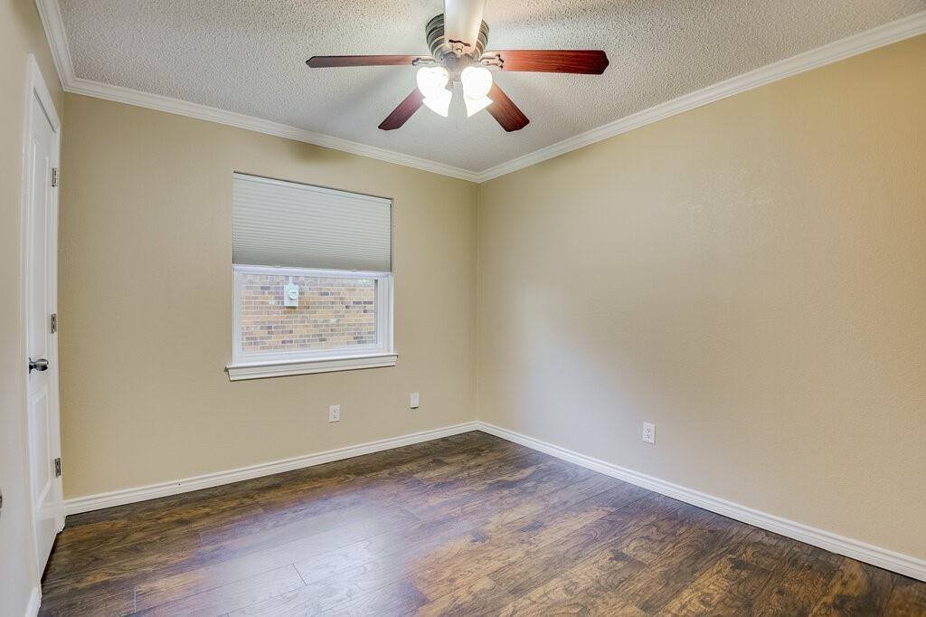 630 Barkridge Trail, Burleson, TX 76028