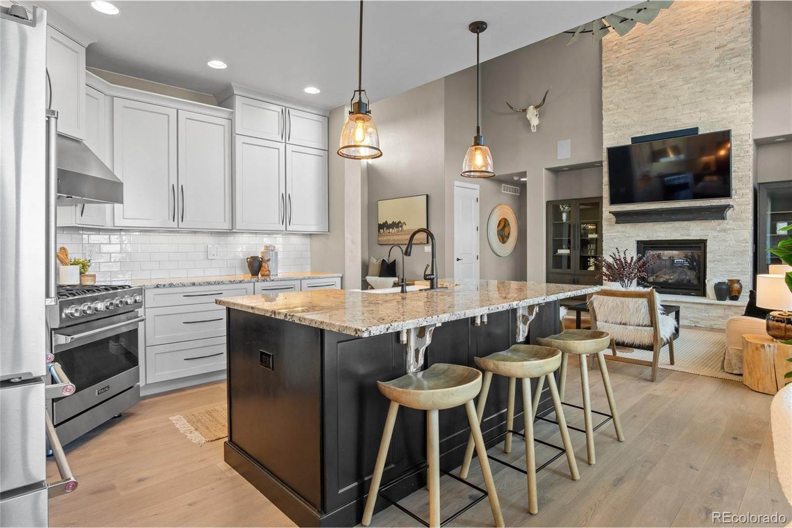 980 Promontory Cir, Elizabeth, CO 80107