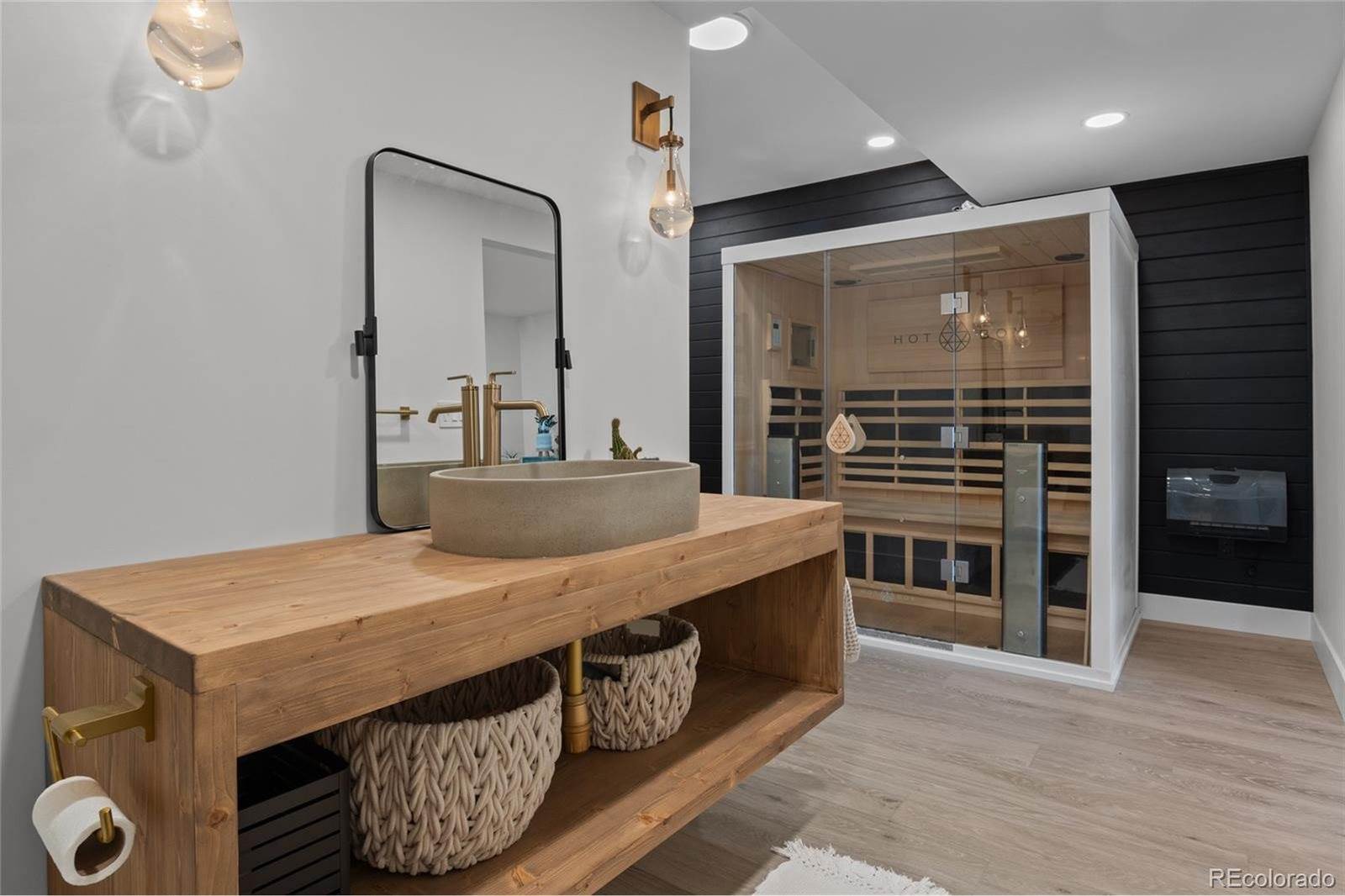 980 Promontory Cir, Elizabeth, CO 80107