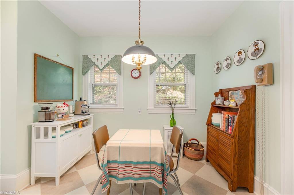 1107 New Garden Road, Greensboro, NC 27410