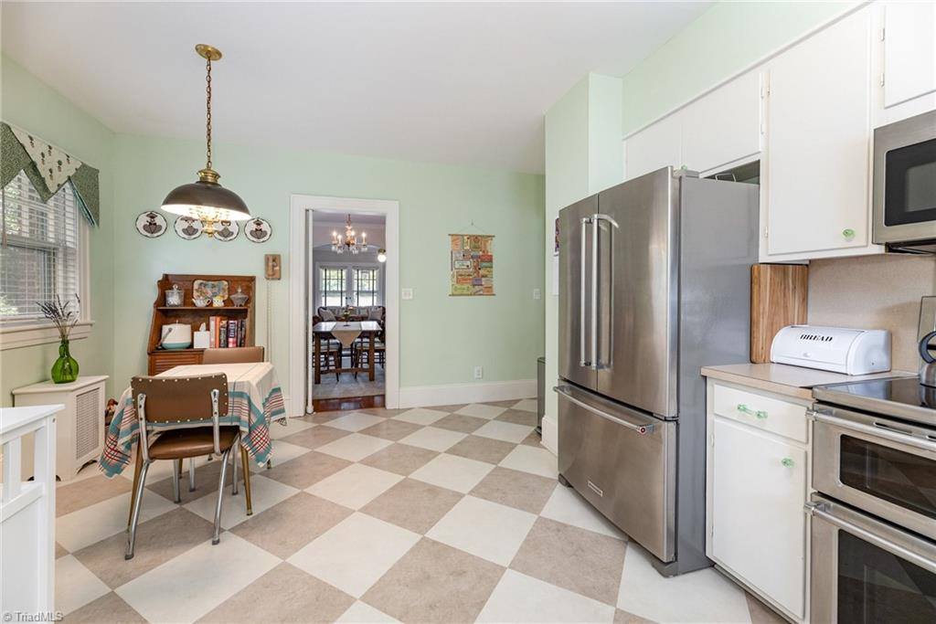 1107 New Garden Road, Greensboro, NC 27410