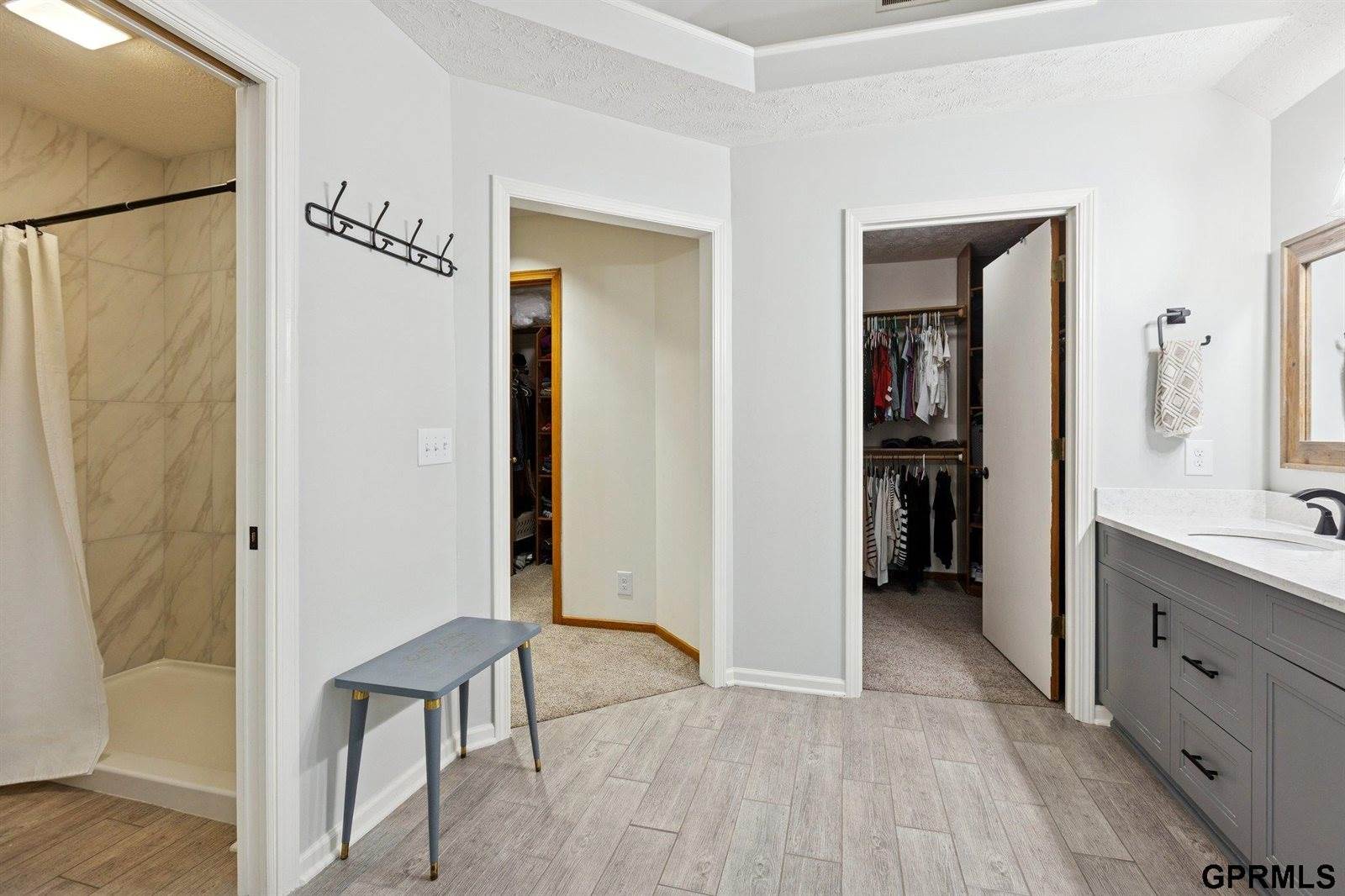 1625 North 214 Street, Elkhorn, NE 68022