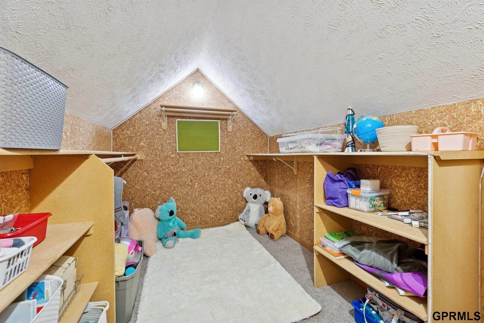 1625 North 214 Street, Elkhorn, NE 68022