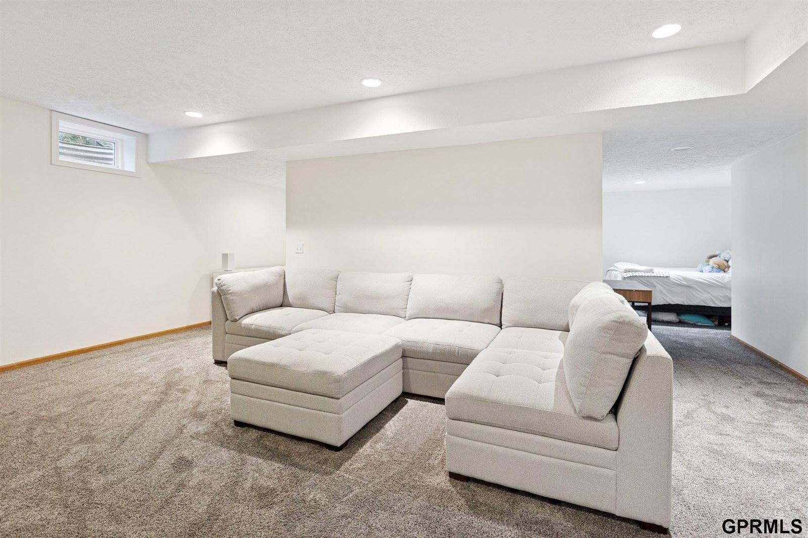 1625 North 214 Street, Elkhorn, NE 68022