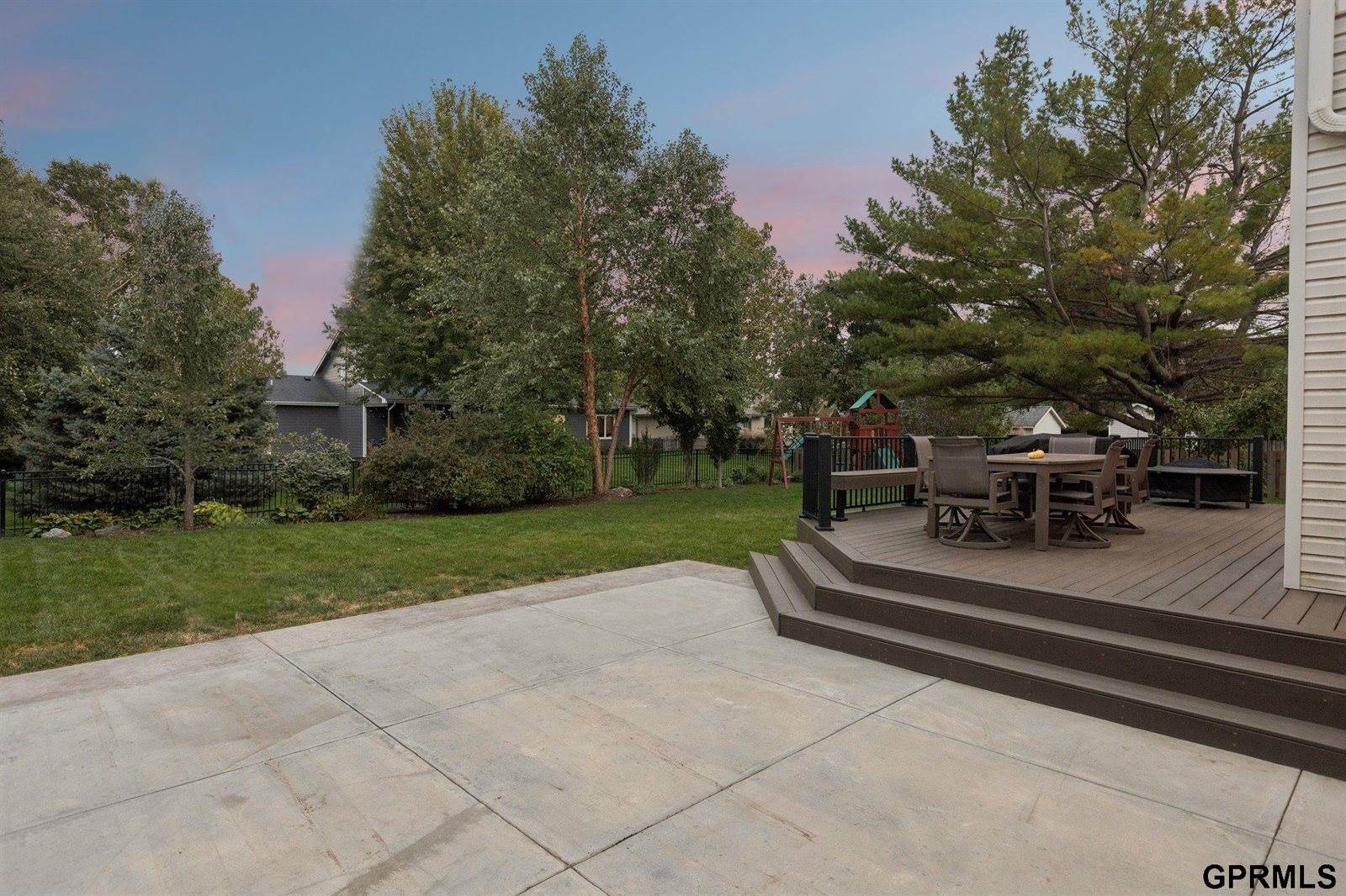 1625 North 214 Street, Elkhorn, NE 68022