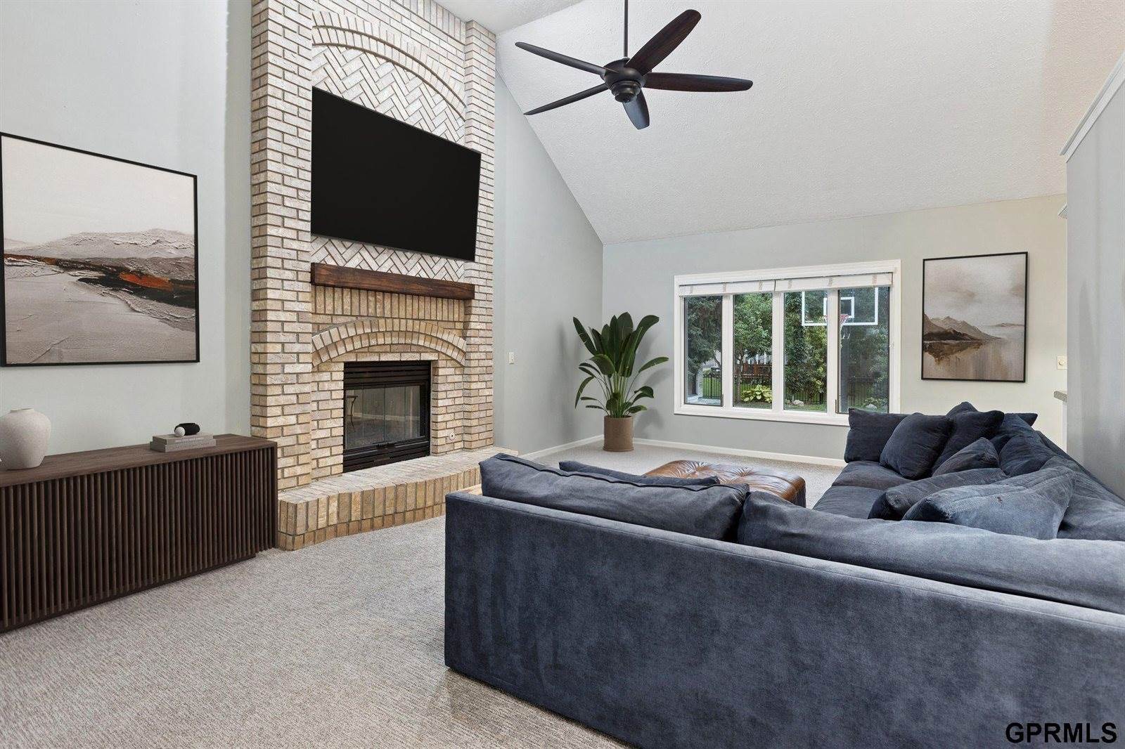 1625 North 214 Street, Elkhorn, NE 68022