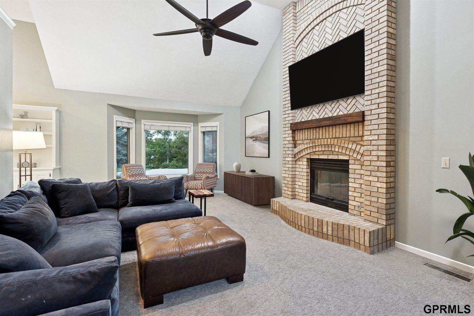 1625 North 214 Street, Elkhorn, NE 68022