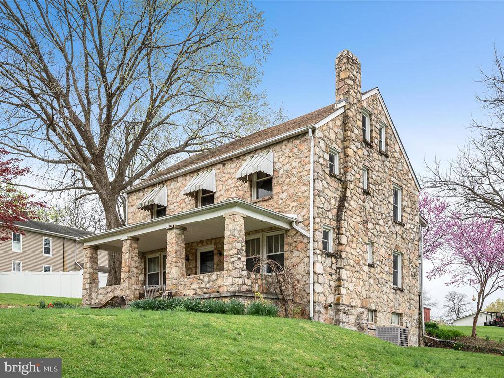 1714 North Royal Avenue, Front Royal, VA 22630