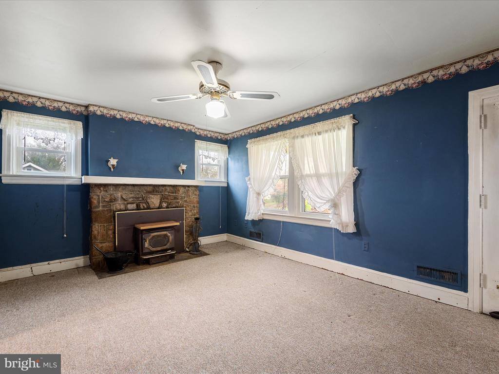 1714 North Royal Avenue, Front Royal, VA 22630