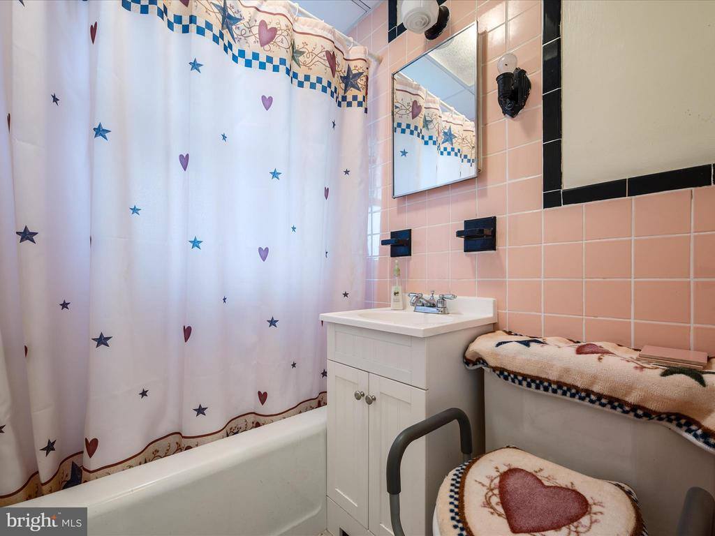 1714 North Royal Avenue, Front Royal, VA 22630