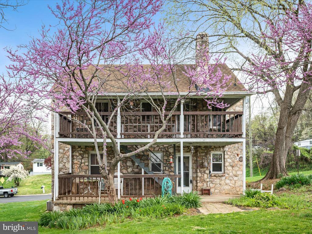 1714 North Royal Avenue, Front Royal, VA 22630