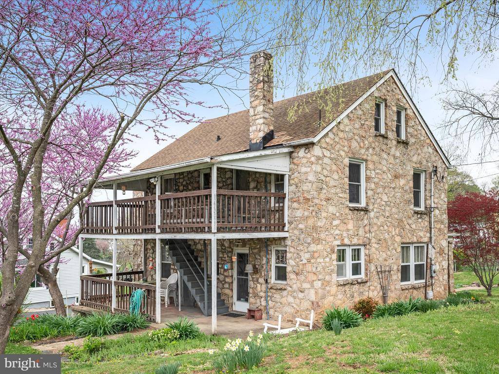 1714 North Royal Avenue, Front Royal, VA 22630