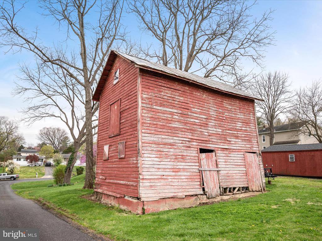 1714 North Royal Avenue, Front Royal, VA 22630