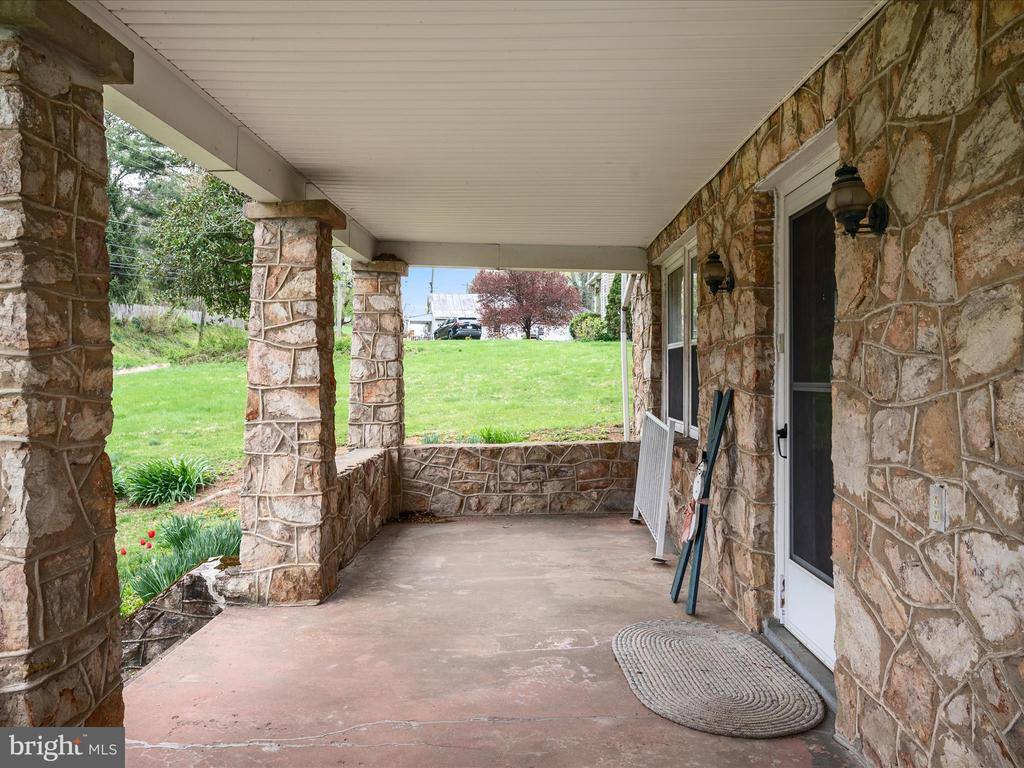 1714 North Royal Avenue, Front Royal, VA 22630