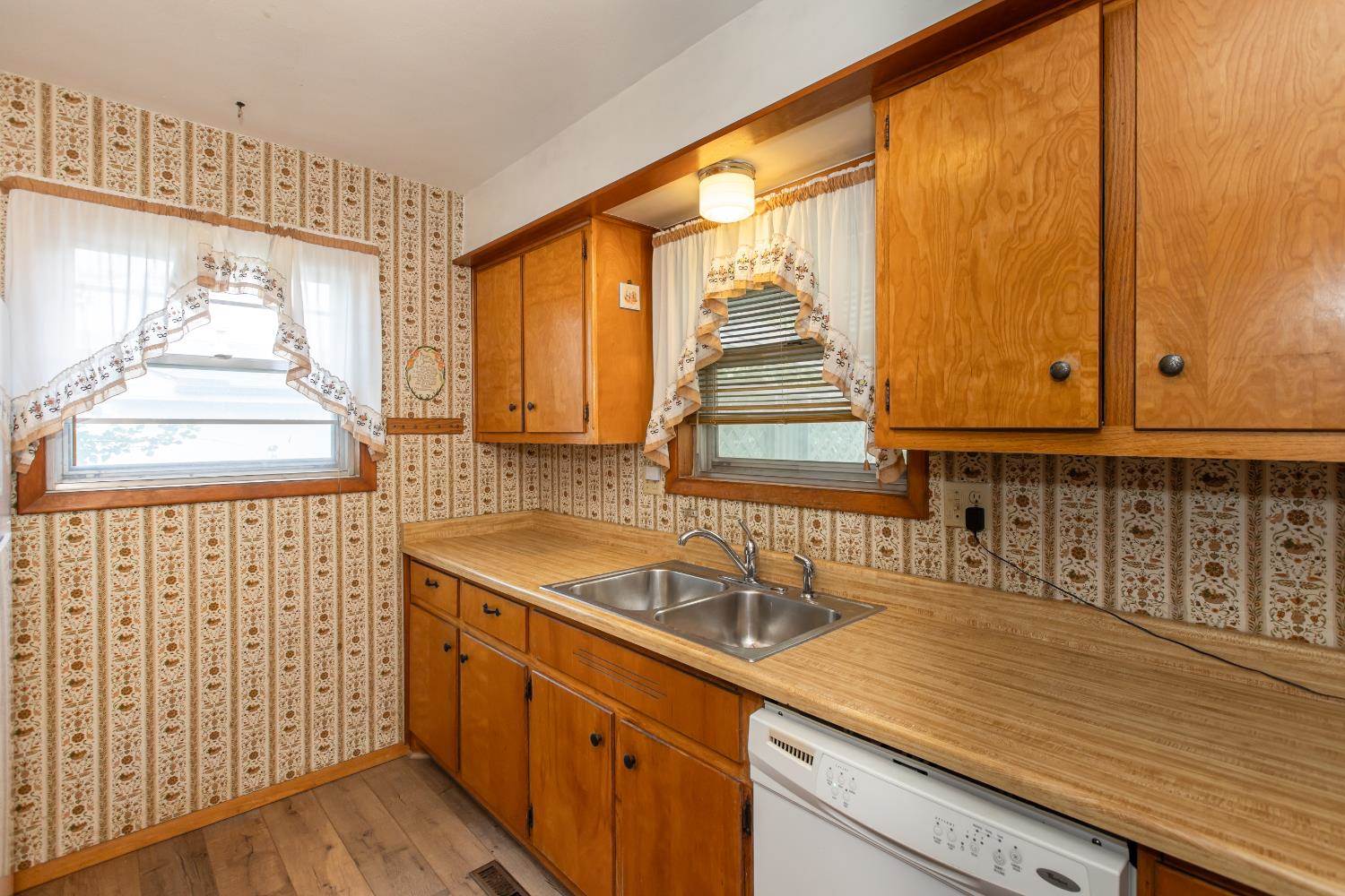 114 South McCall, Ulysses, KS 67880