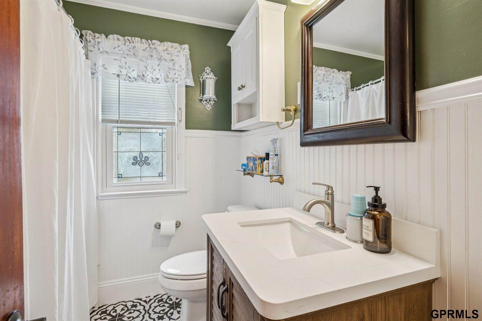 5102 Poppleton Avenue, Omaha, NE 68106