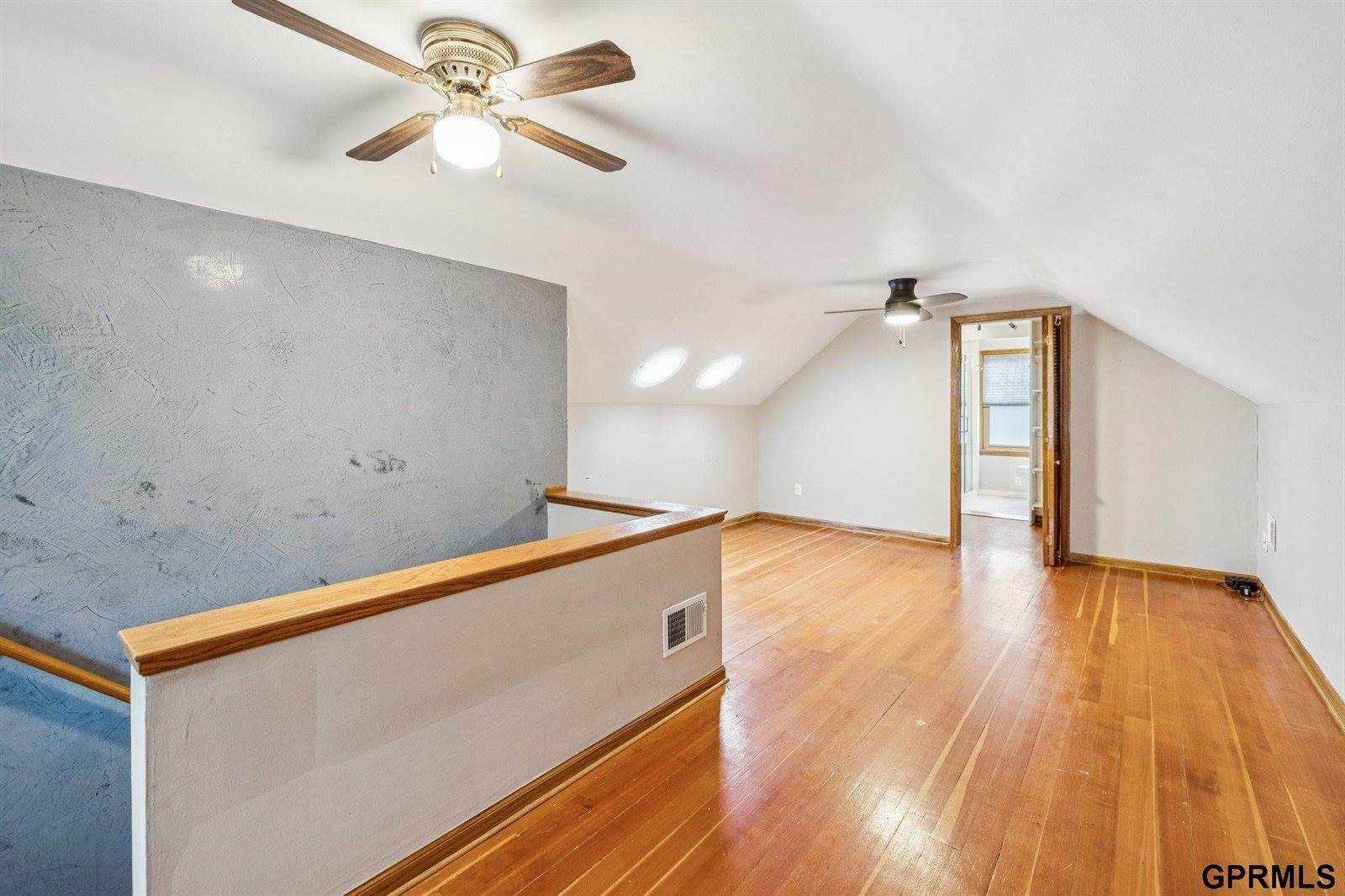 5102 Poppleton Avenue, Omaha, NE 68106