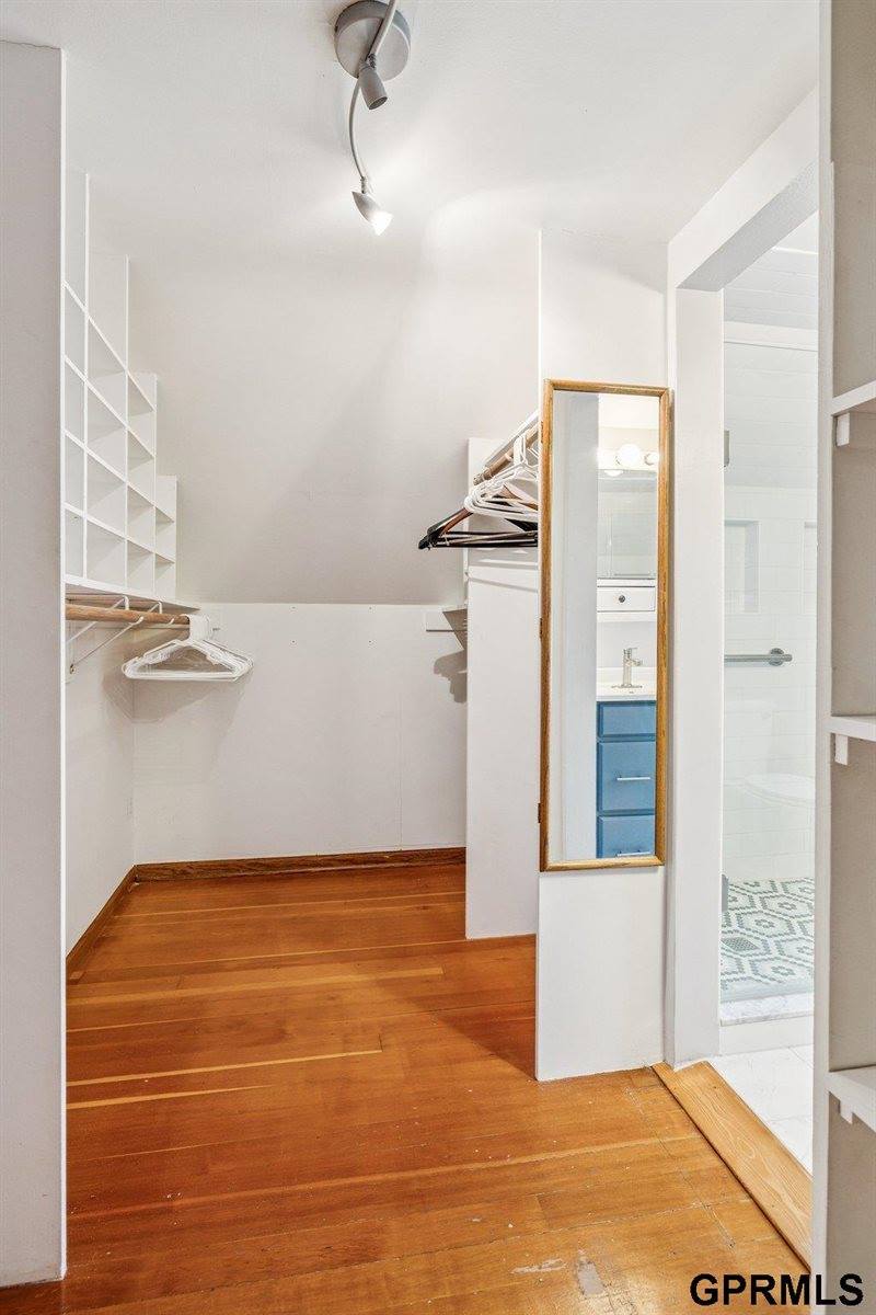 5102 Poppleton Avenue, Omaha, NE 68106