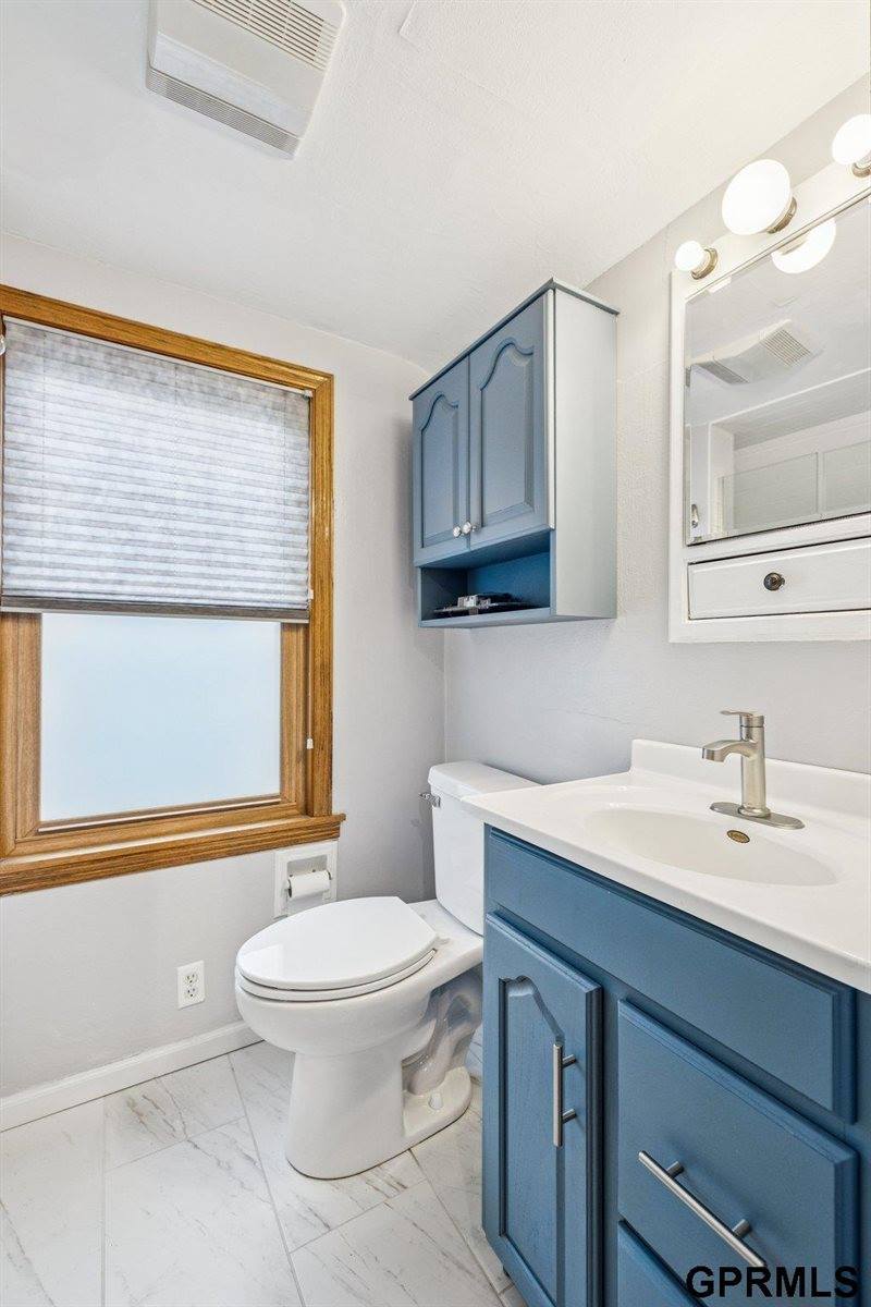 5102 Poppleton Avenue, Omaha, NE 68106