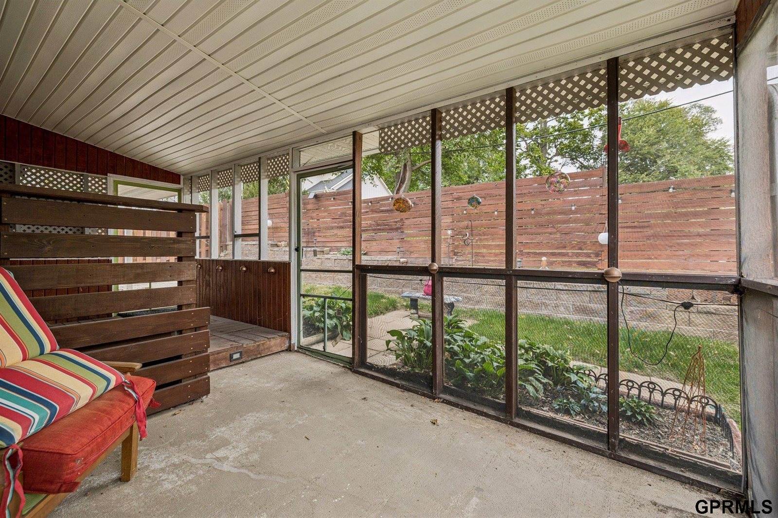 5102 Poppleton Avenue, Omaha, NE 68106